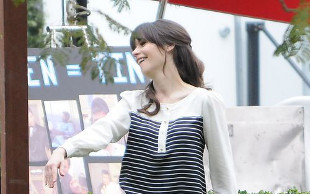 Zabawne minki Zooey Deschanel (FOTO)