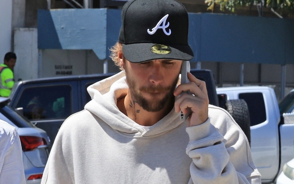 Fani zaniepokojeni zdrowiem psychicznym Justina Biebera. Publikuje zdjęcia, gdy płacze