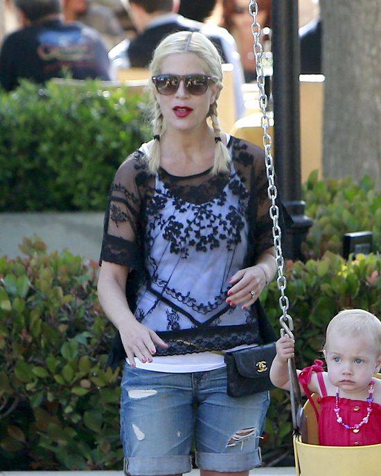 Tori Spelling spędza czas z dziećmi