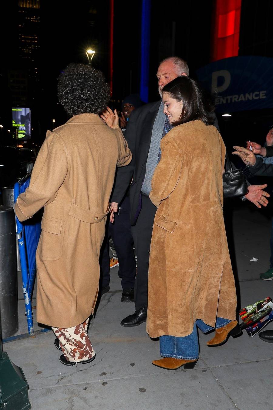 Selena Gomez i Benny Blanco przyłapani w NY. Zakochani wskoczyli w matchujące outfity