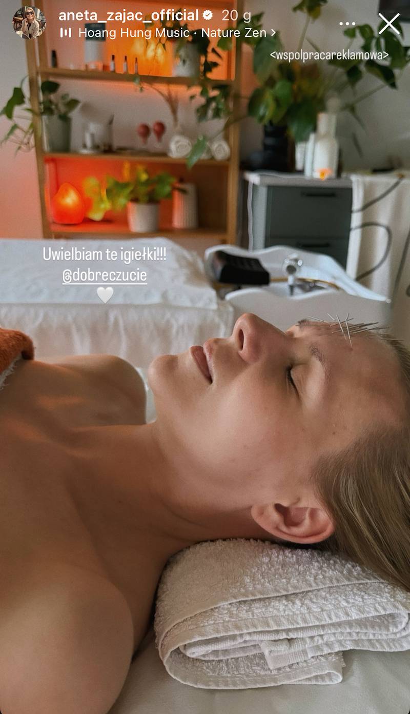 Aneta Zając pozuje w samym ręczniku. Aktorka po ,,liftingu bez skalpela” zachwyca fanów! (FOTO)