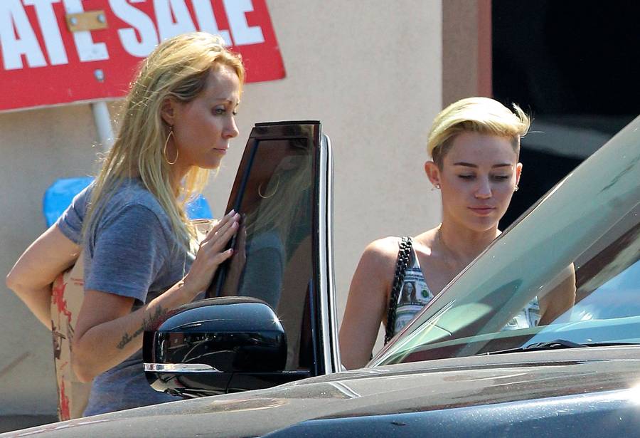 Miley Cyrus z mamą na zakupach