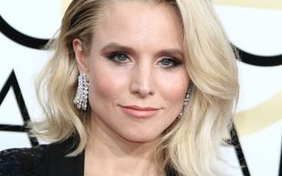 Założyła poduszki powiększające pupę. Dopilnowała, by wszyscy o tym wiedzieli