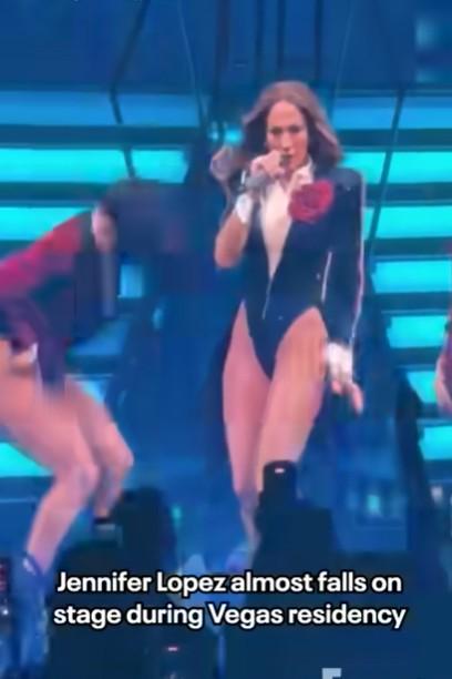 Jennifer Lopez upada na koncercie, fot. YouTube