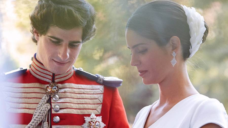 Przepiękny ślub księcia Hiszpanii! Kreacja Sofii Palazuelo zachwyca