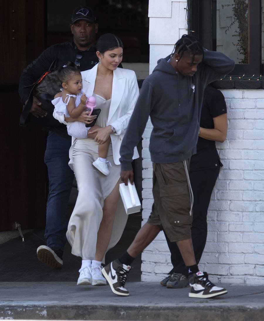 Kylie Jenner z córką i Travisem Scottem