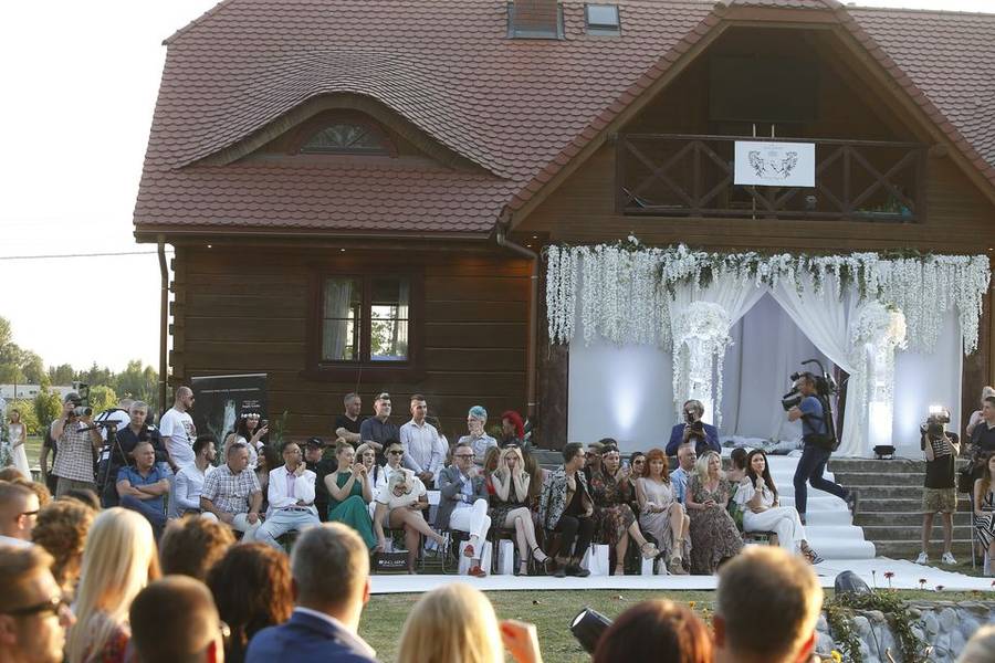 Gwiazdy na pokazie Patrycji Kujawy – Doda w żałobie