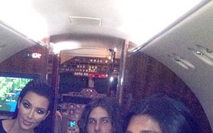 Kim na imprezę leci prywatnym odrzutowcem (FOTO)