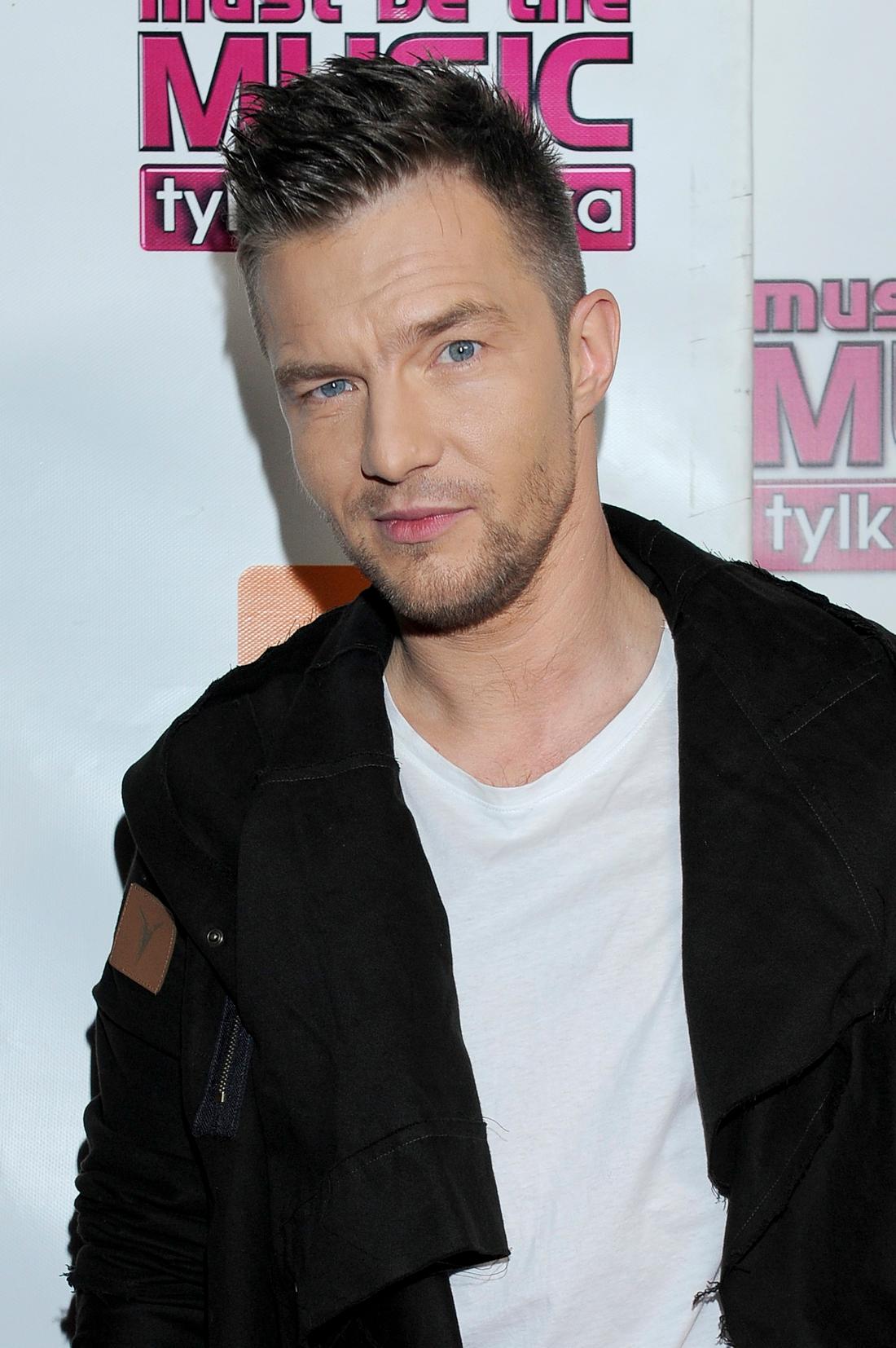 Adam Sztaba w Must Be The Music