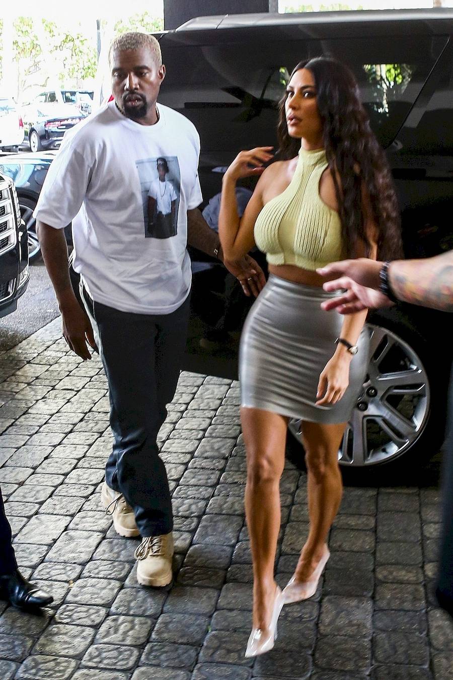 Ale ZAKOCHANI! Kim i Kanye oglądają NOWY dom w Miami