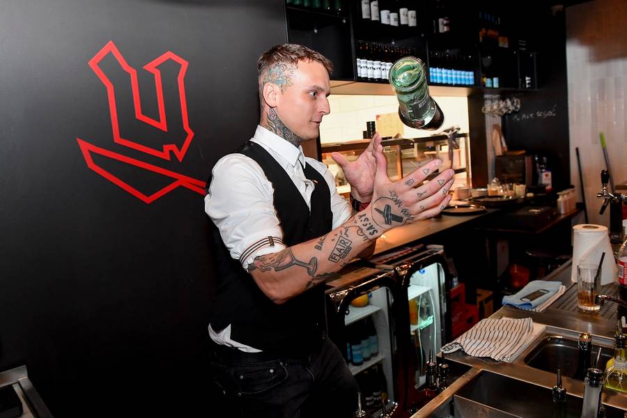 Bracia Collins otworzyli swoją restauracje “uWĘDZONYCH”. Piotr Stramowski pozbył się BRODY!