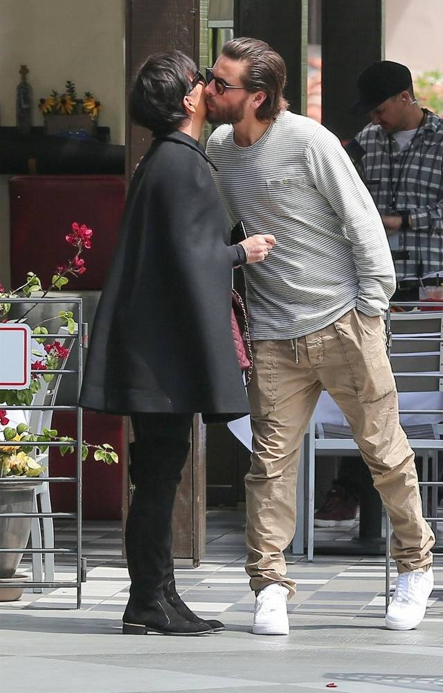 SZOK! Co knuje Kris Jenner? Tajemnicze spotkanie z…