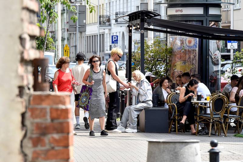 Kasia Sawczuk spaceruje po mieście z chłopakiem, francuskim muzykiem (ZDJĘCIA)