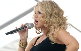 Jessica Simpson zaprojektowała stroje dla miss