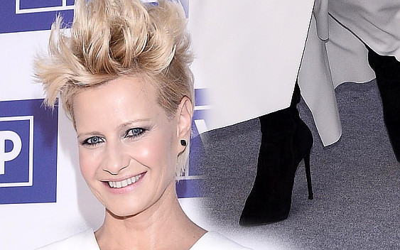 Na ramówkach TVP zaskakuje odważnym lookiem – jak było tym razem? (ZDJĘCIA)