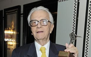 85-letni Łapicki może mieć dziecko z 25-letnią żoną