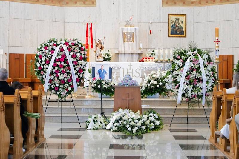 Tłumy gwiazd na pogrzebie Tomasza Jakubiaka. Wojciech Modest, Patrycja Markowska z mężem, Jagna Niedzielska…