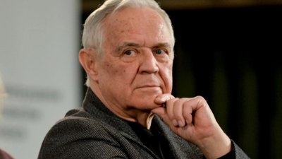 Marek Kondrat po 25 latach przerwy znów się pojawił. Trudno go rozpoznać