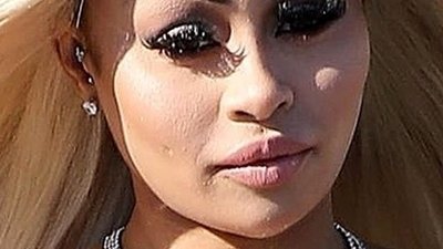 Tona tapety na twarzy Blac Chyny