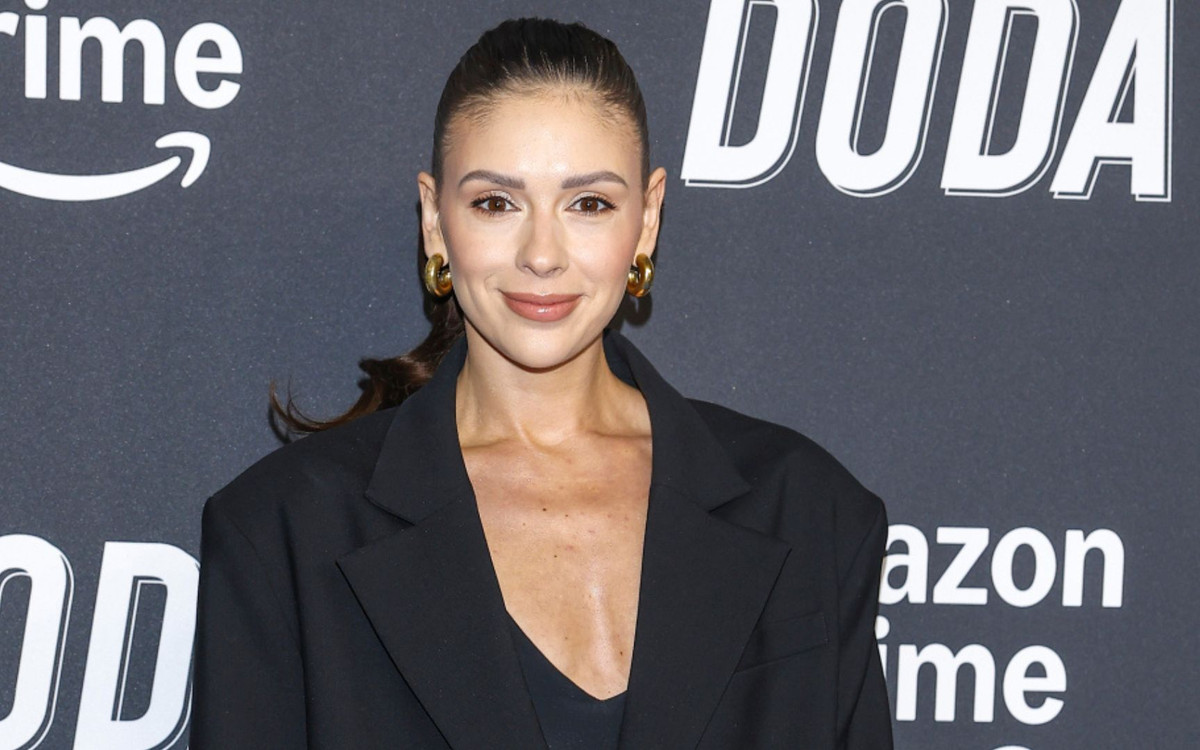 Boska Halejcio w wystrzałowej stylizacji. Spójrzcie tylko na ten obłędny dół!