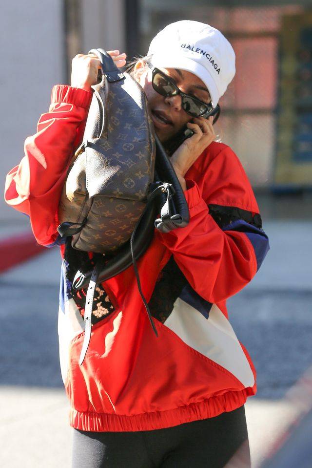 Kourtney Kardashian BEZ MAKIJAŻU – gdzie są jej RZĘSY?!