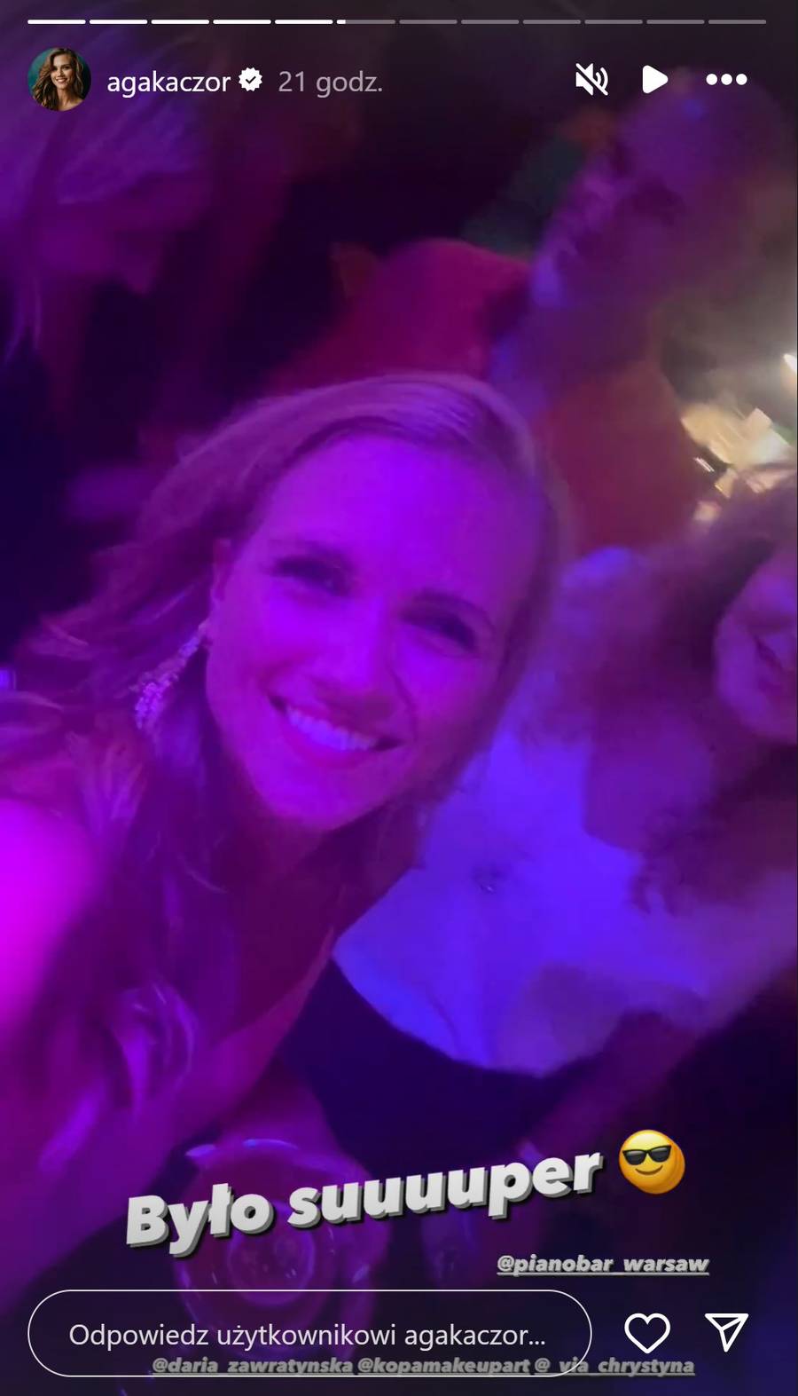 Tak Kaczorowska świętowała swoje urodziny: Znane nazwiska, wszechobecny róż i tort z własną podobizną! (FOTO)