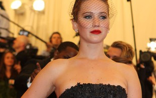 Jennifer Lawrence na okładce Harper’s Bazaar (FOTO)