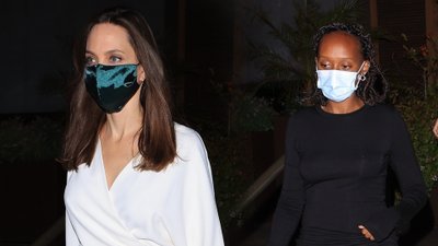 Angelina Jolie z córką Zaharą i synem Paxem na kolacji. Tym razem postawiła na biel (ZDJĘCIA)