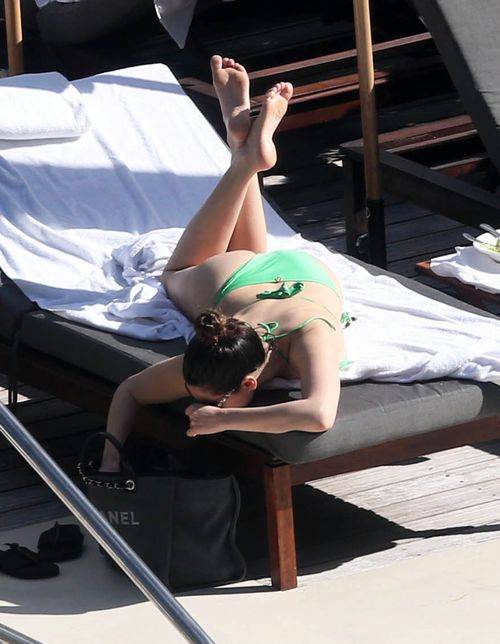 Kelly Brook w bikini bez retuszu