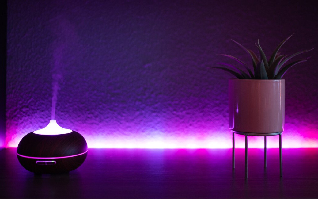 Jak neon LED może stworzyć nowy wystrój na Twoim biurku?