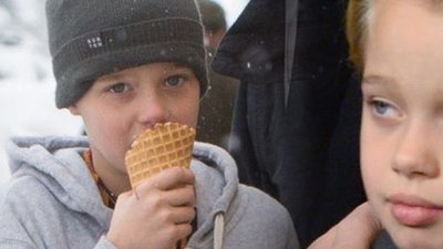 11-letnia Shiloh zmienia płeć? Rozpoczęła terapię hormonalną?