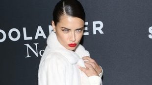 Plotki o emeryturze tej modelki są chyba na wyrost (FOTO)