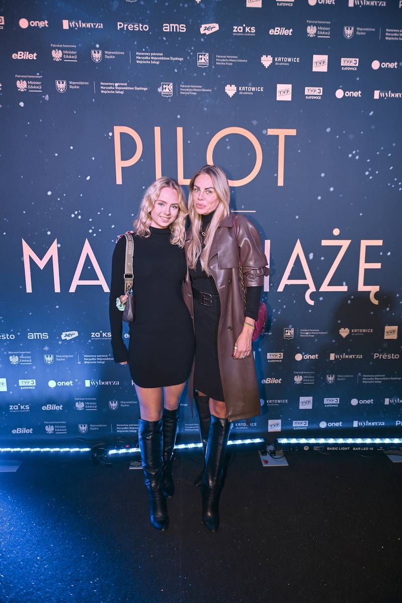 Światowa premiera cybermusicalu “Pilot i Mały Książę”. Rafał Szatan całuje się na scenie z aktorką…