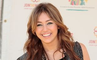 Miley Cyrus znowu jak nastolatka (FOTO)