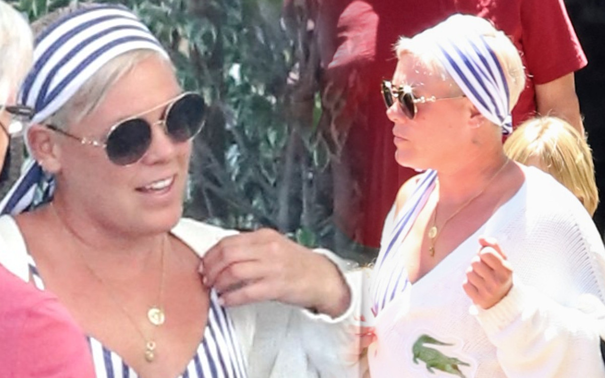 Dawno niewidziana Pink z rodzicami i dziećmi. Jej syn i córka bardzo wyrośli (ZDJĘCIA)