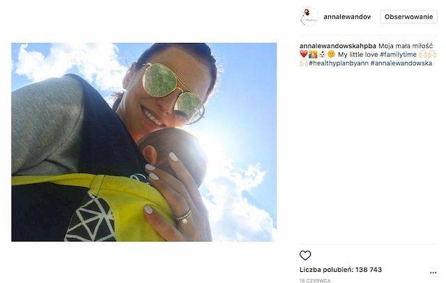 Anna Lewandowska BEZ MAKIJAŻU, cała rozczochrana! (FOTO)