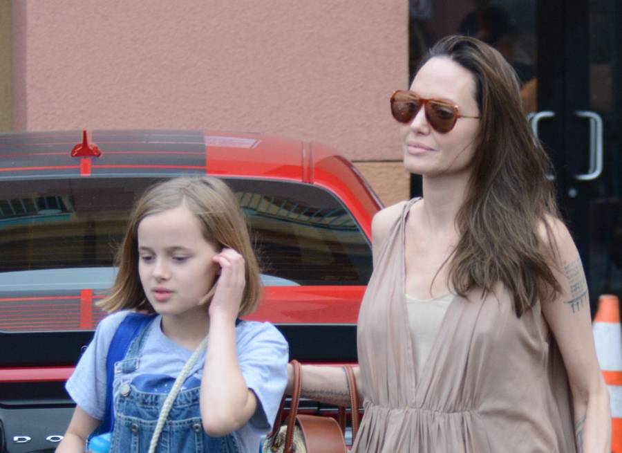 Angelina Jolie na zakupach z córką Vivienne (ZDJĘCIA)
