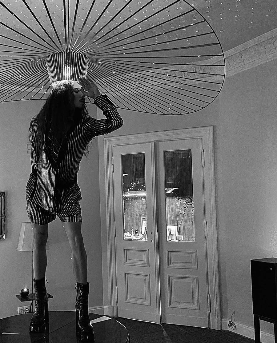 Tak wygląda dom Michała Szpaka. Ekscentryczne wnętrza w uroczej kamienicy