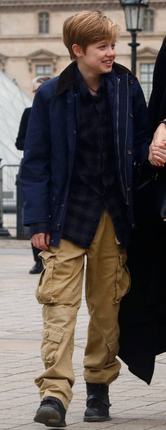 Angelina Jolie z dziećmi w Paryżu