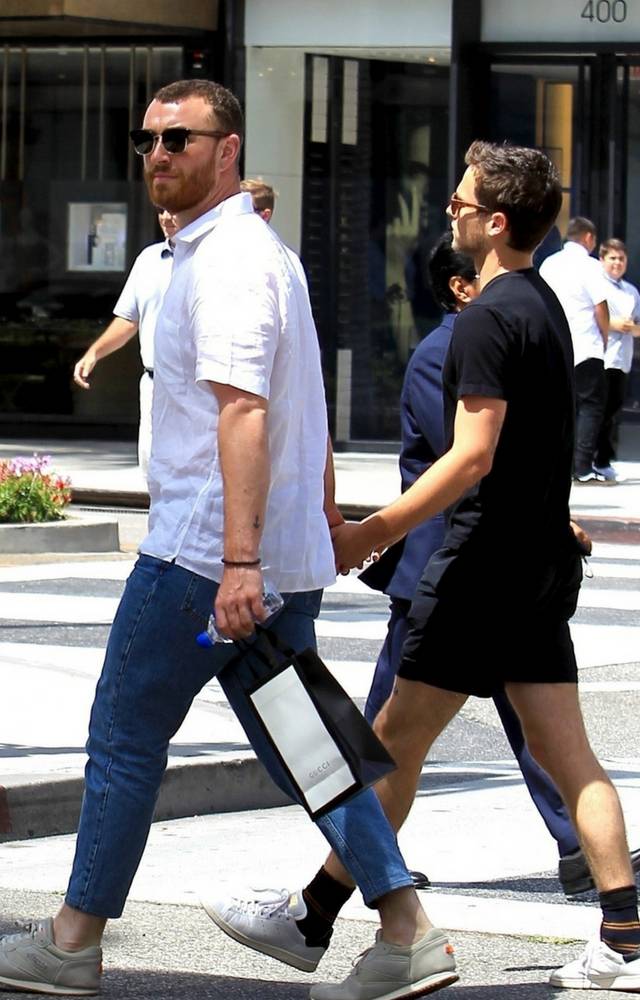 Sam Smith z aktorem serialu “13 powodów”. Miłość kwitnie!