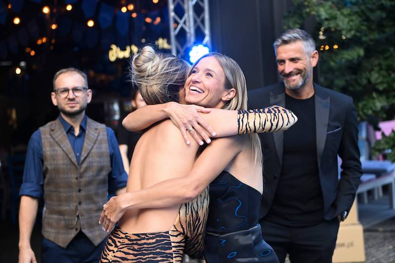 Sandra Kubicka debiutuje na salonach po PORODZIE. Wygląda jak ze starego Hollywood