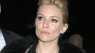 Sienna Miller zadebiutowała w roli mamy