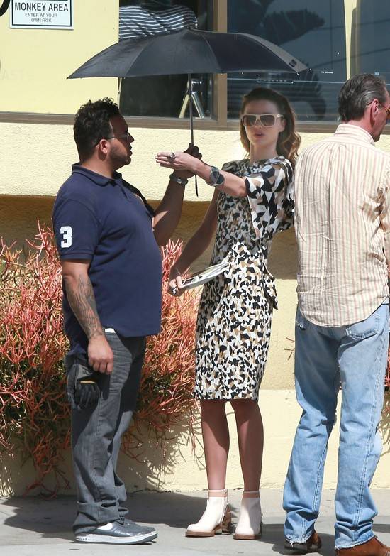 Miranda Kerr pozuje i… wygląda kiepsko