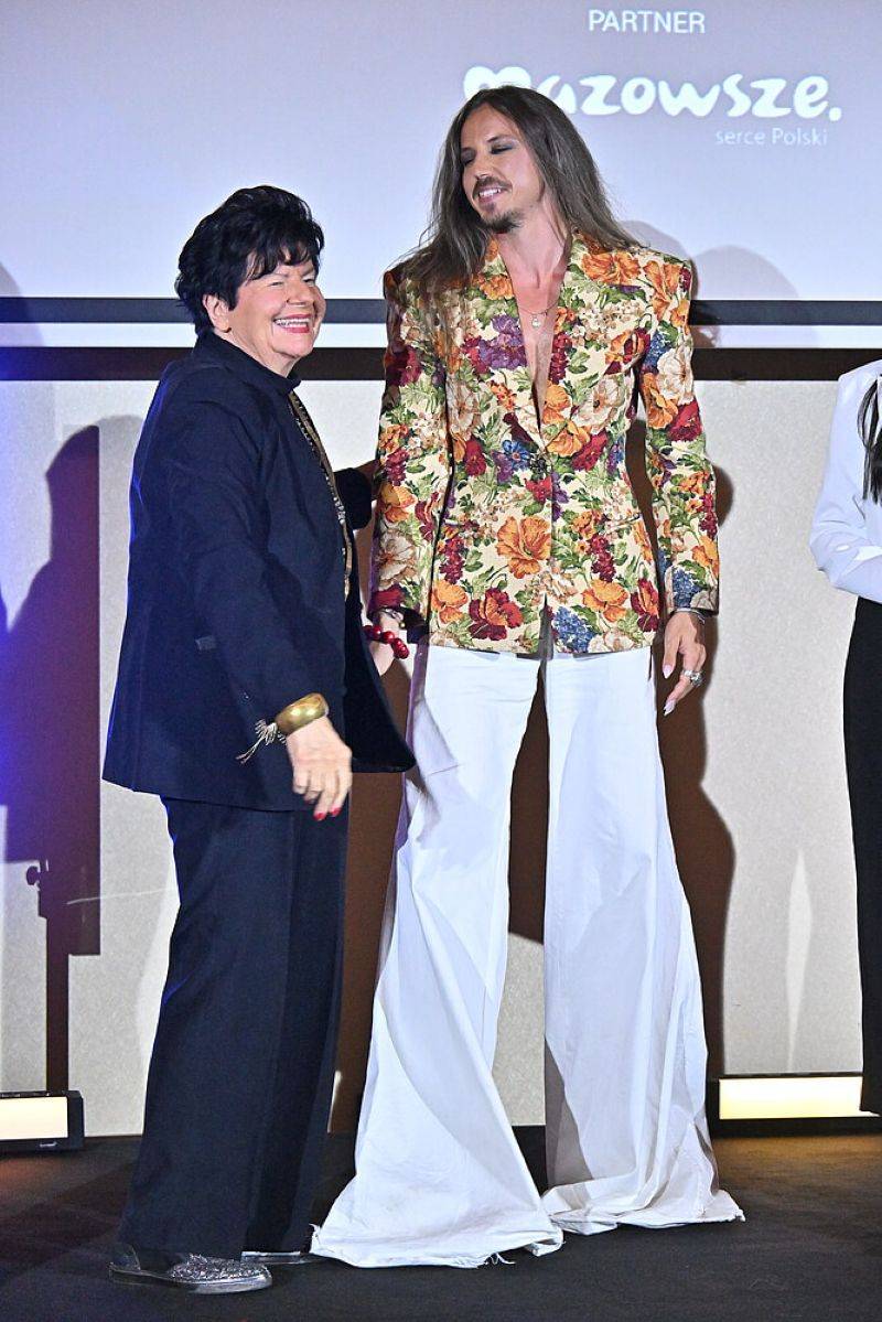 Plejada gwiazd na gali “Woman Power”! Cichopek i Kurzajewski, Margaret, Tadla z synem, Warnke..(FOTO)