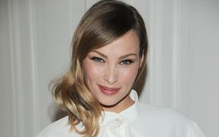 Czy Weronika Książkiewicz poprawia urodę? (VIDEO)