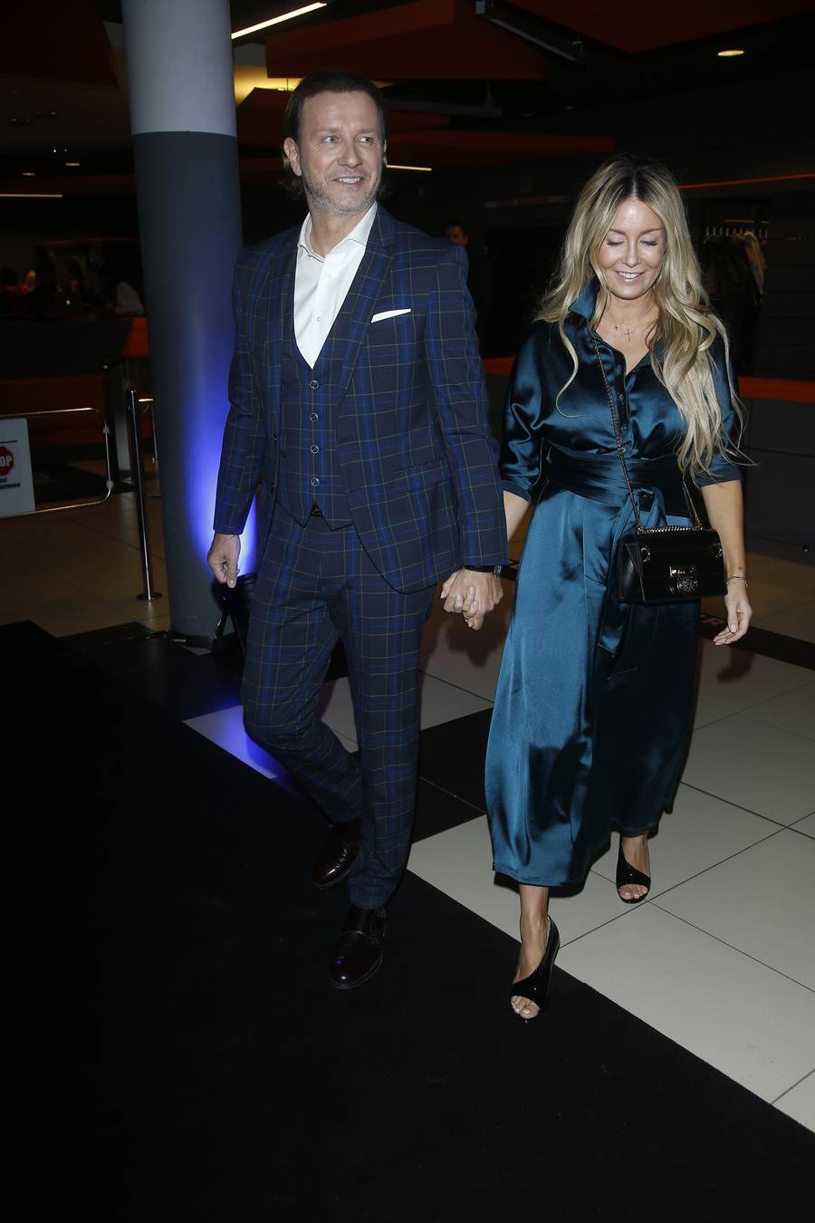 Sklejona grzywka, NIESKROMNE dekolty i dziwaczne kreacje! GWIAZDY na ściance