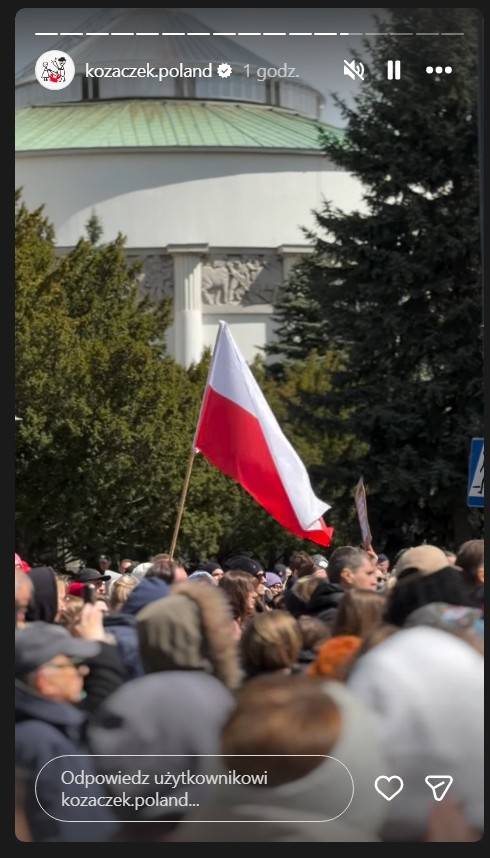 Staż marszałkowska nakazuje usunąć kwiaty w hołdzie dla posła Litewki, fot. Kozaczek Exclusive