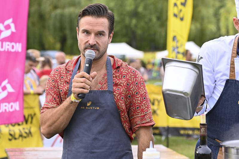 Jeździeckie Mistrzostwa Gwiazd. Daniel Olbrychski z żoną, Sonia Bohosiewicz, Jacek i Maria Rozenek… (FOTO)