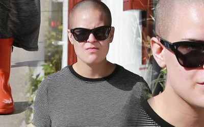 Wściekła i łysa Tallulah Willis krzywi się na paparazzi