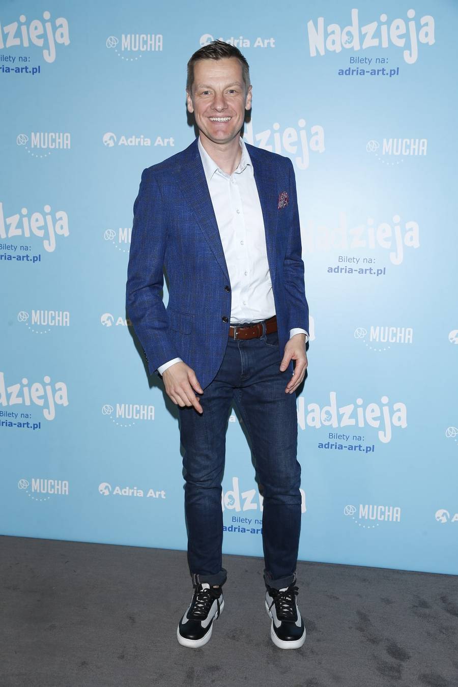 Pokaz spektaklu “Nadzieja”! Anna Mucha z ukochanym, rozanieleni Katarzyna Cichopek i Maciej Kurzajewski (FOTO)